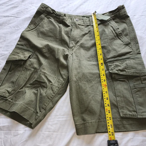 Eddie Bauer Ultimate Green Cargo Shorts Men's Size 36 NWT!!! - Picture 6 of 10